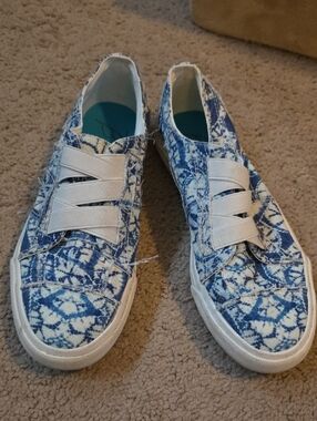 Casual Blue Pattern Slip-On Sneakers with Elastic Straps